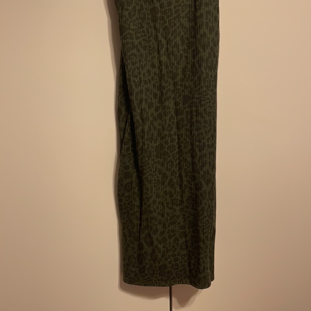 EXPRESS - NWOT WOMEN’S LEOPARD PRINT SQUARE NECK RIBBED MIDI DRESS - SIZE XS - Picture 6 of 9